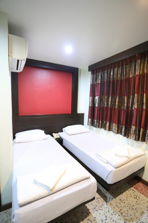 Thara House Hotel Bangkok Room photo