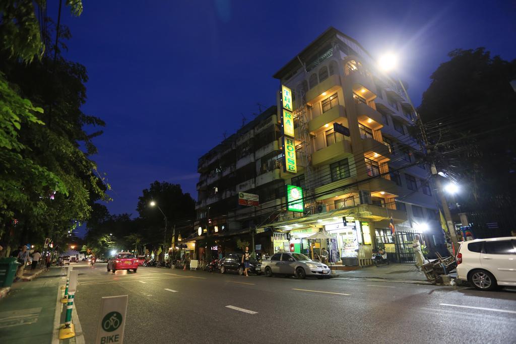Thara House Hotel Bangkok Exterior photo