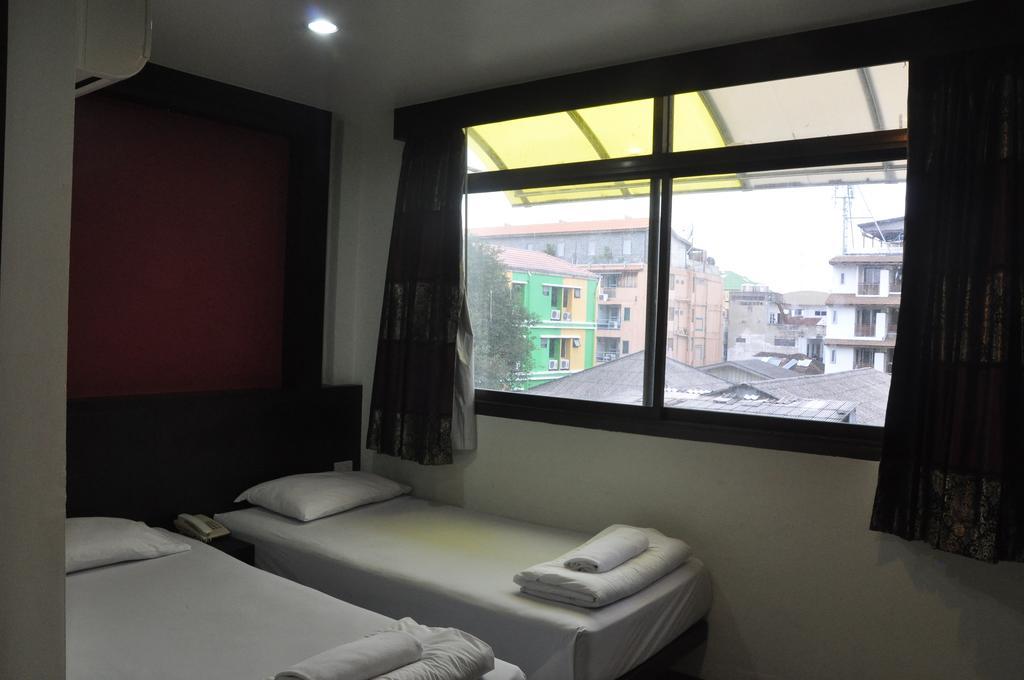 Thara House Hotel Bangkok Room photo