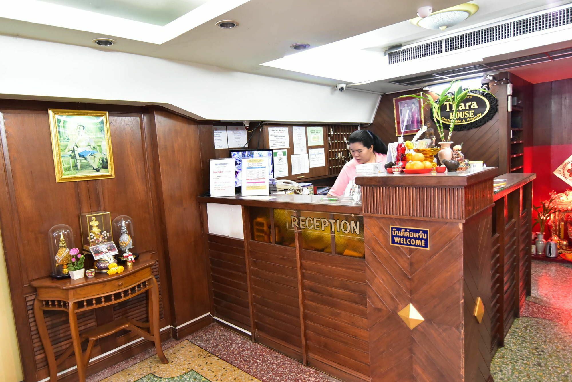 Thara House Hotel Bangkok Exterior photo